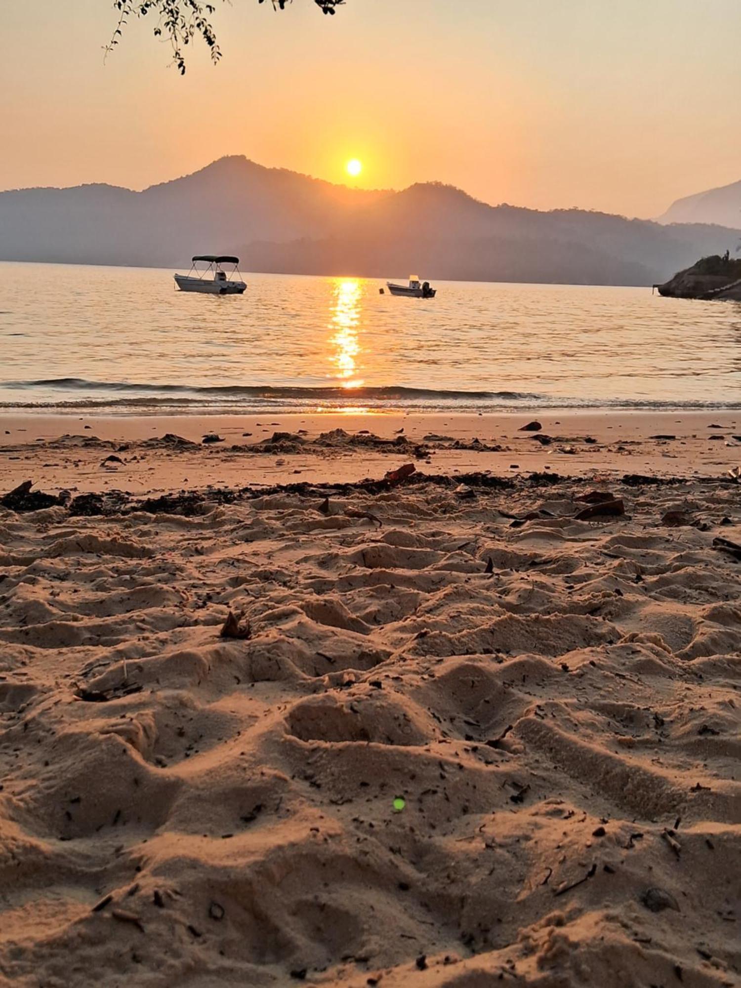 Отель Quarto Ilha Do Martins Praia Do Sul Итагуаи Экстерьер фото